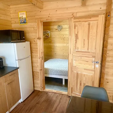 Ceyrenite Chalet *
